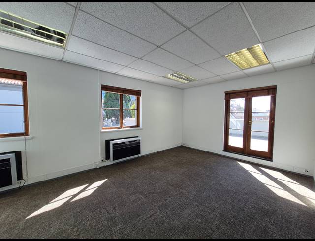 384M² OFFICE TO LET IN SANDTON CENTRAL